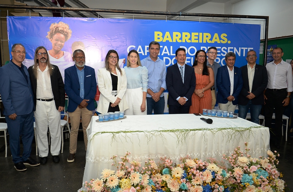 Prefeito Otoniel Teixeira e vice Túlio Viana empossam secretários municipais em cerimônia solene na Prefeitura de Barreiras